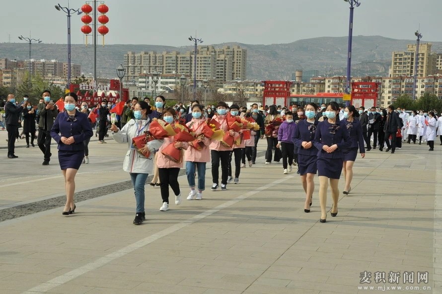 不辱使命 英雄凱旋！麥積區(qū)馳援武漢5名醫(yī)務(wù)人員回家了