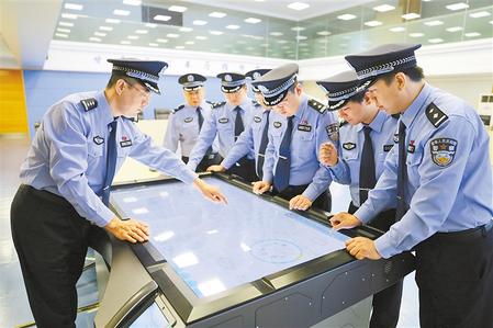 致敬！人民警察