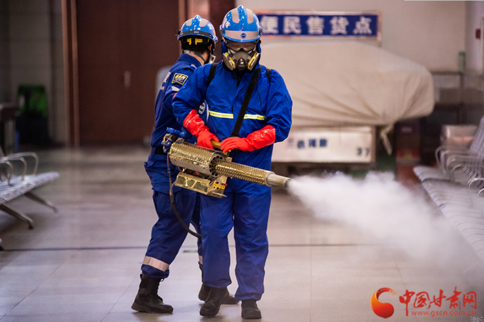 【新春走基層】護(hù)航回家路，蘭州車站這波操作很硬核！