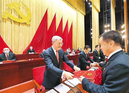 尹弘在甘肅省“兩優(yōu)一先”表彰大會上強調 牢記初心使命 傳承優(yōu)良傳統(tǒng) 發(fā)揮先鋒作用 奮力譜寫甘肅全面建設社會主義現(xiàn)代化嶄新篇章
