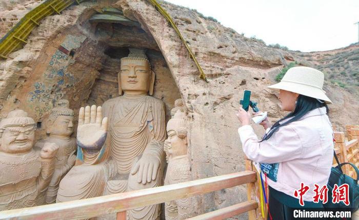 圖為位于甘肅省武威市境內(nèi)的天梯山石窟，其開(kāi)鑿于東晉十六國(guó)時(shí)期的北涼。(資料圖) 崔琳 攝