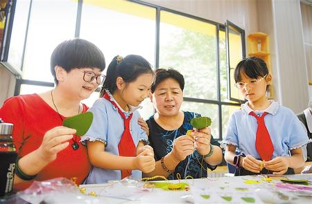 蘭州新區(qū)推進(jìn)“雙減”政策落地非寄宿制中小學(xué)不得在校內(nèi)設(shè)置食品小賣部、超市