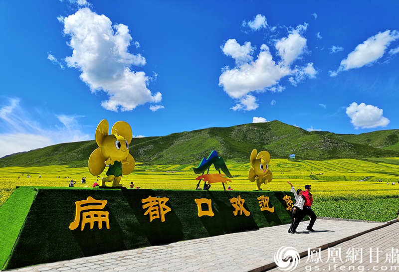 河西走廊張掖扁都口，古絲綢之路要道。王振武 攝