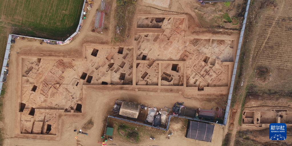 河南南陽市黃山新石器時代遺址山頂臺探方（資料圖）。