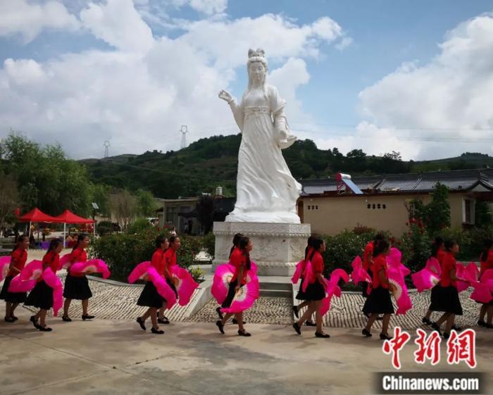 甘肅省西和縣乞巧節(jié)活動。殷春永 攝